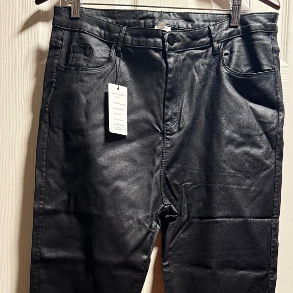 Pants - BLACK PLEATHER PANTS